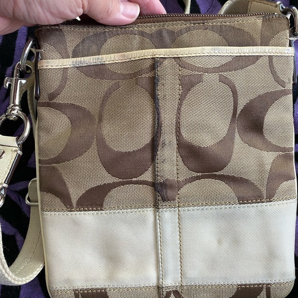 Coach crossbody pre loved - Picture 9 of 11